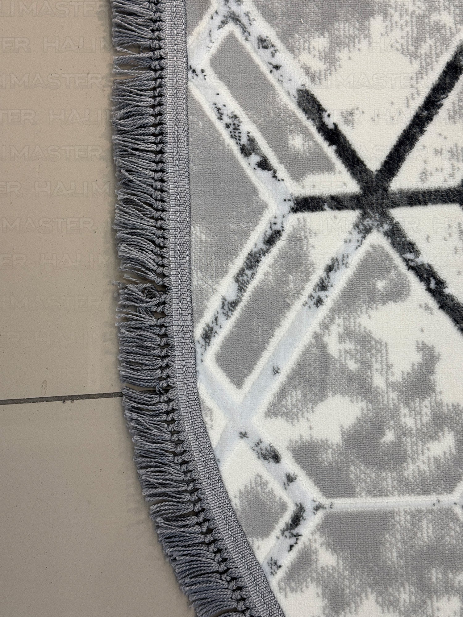 Antrasit Çizgili Geometrik Desenli Oval Halı