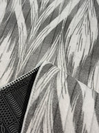 Dinarsu Antrasit Gri Modern Yaprak Desenli Kaymaz Taban Halı - Özel Ölçü