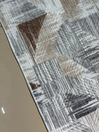 Dinarsu Soyut Üçgen Desenli İskandinav Tarzı Bej Antrasit Halı - Kaymaz Taban Özel Ölçü