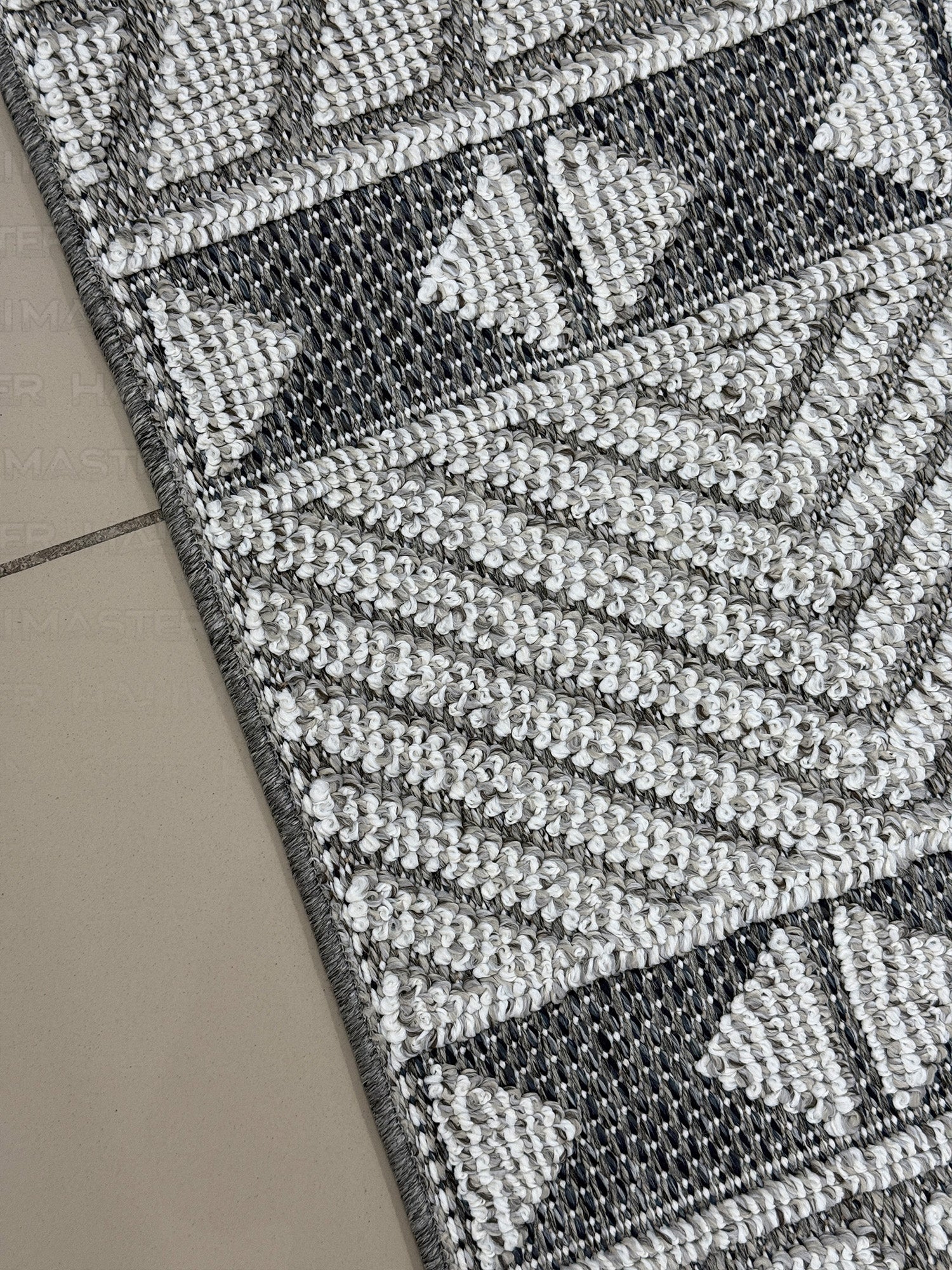 Gri Geometrik Desenli Modern  Halı 4m² - Saçaklı Antrasit Halı