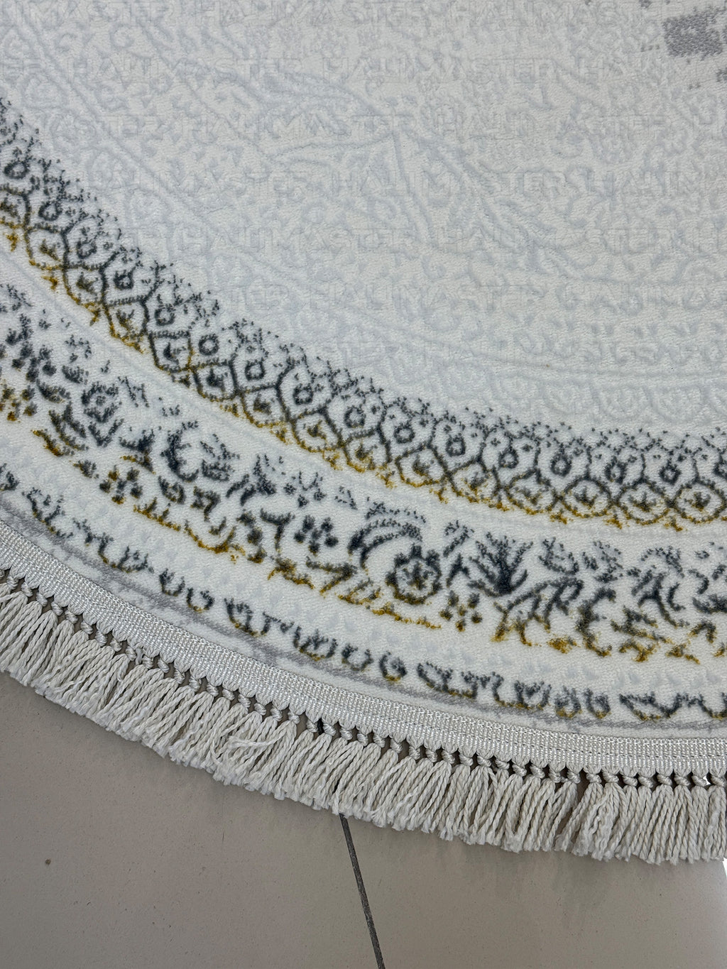 Oval Saçaklı Klasik Desenli Halı - Beyaz Gri ve Gold  Eskitme Detaylı Salon Halısı
