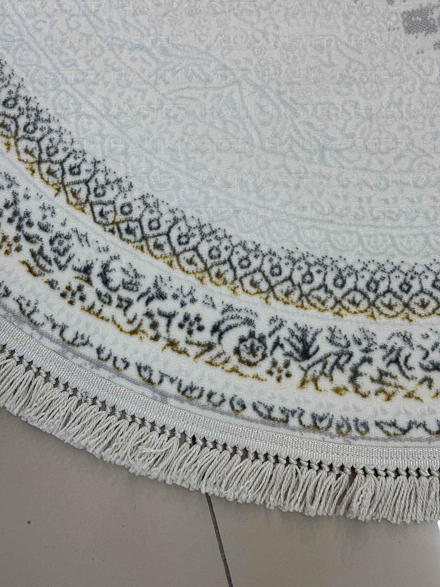 Oval Saçaklı Klasik Desenli Halı - Beyaz Gri ve Gold  Eskitme Detaylı Salon Halısı