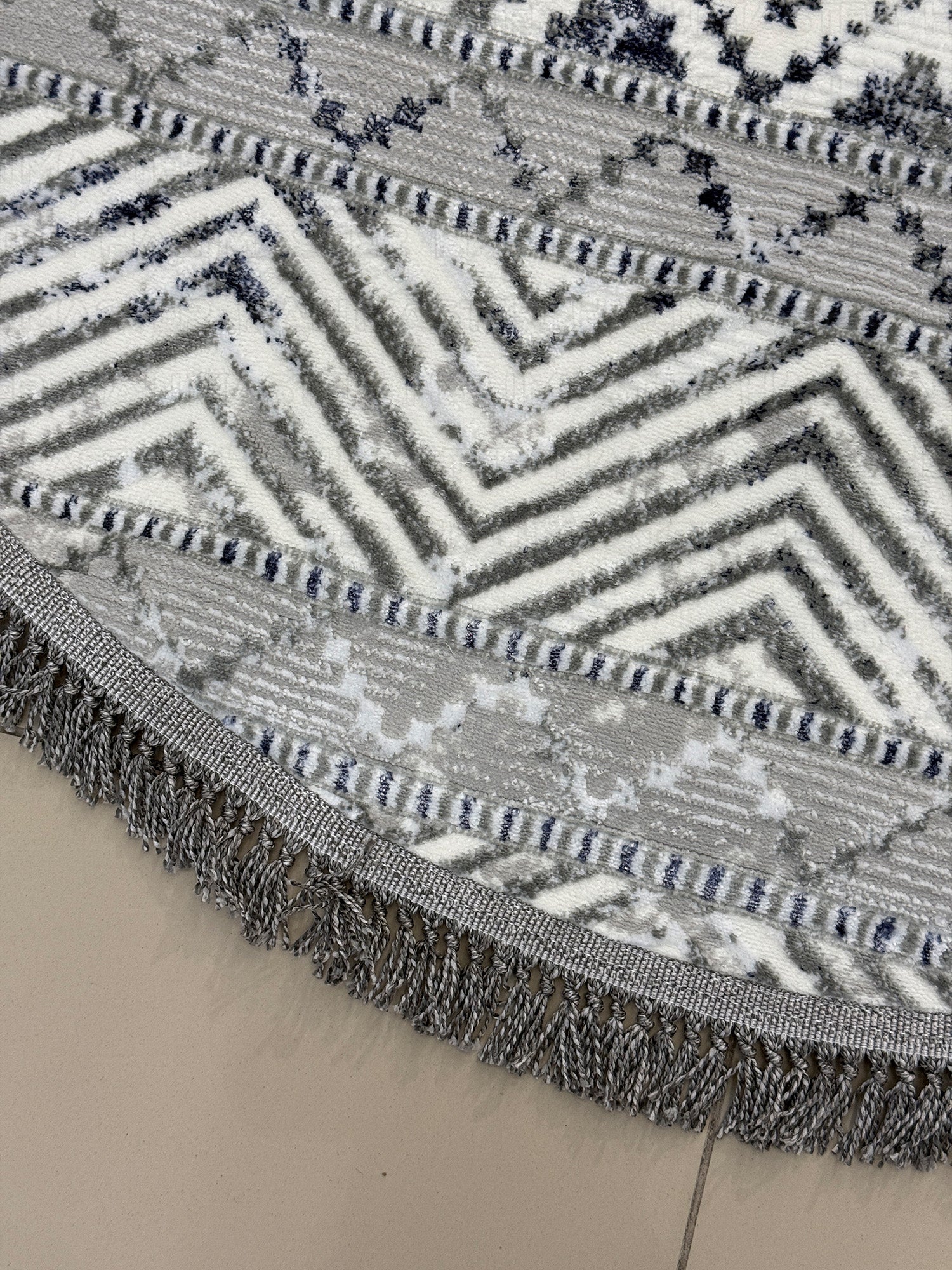 Modern Zigzag Desenli Gri Beyaz Oval Dekoratif Halı