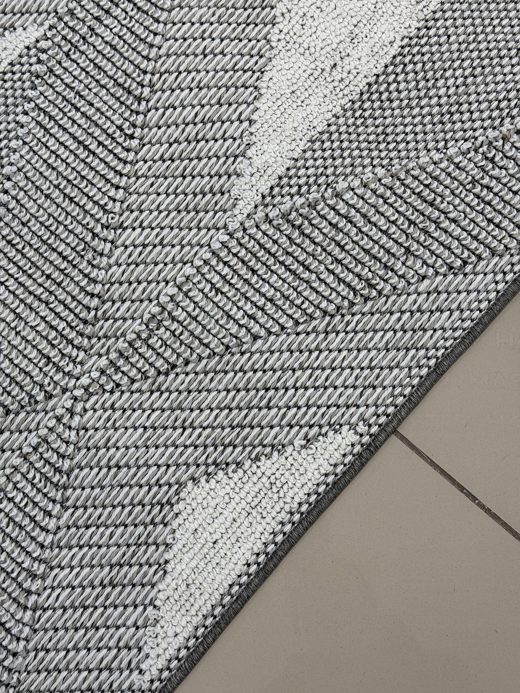 İskandinav Tarzı Baklava Desenli Gri Halı 4m² (160x230 cm)