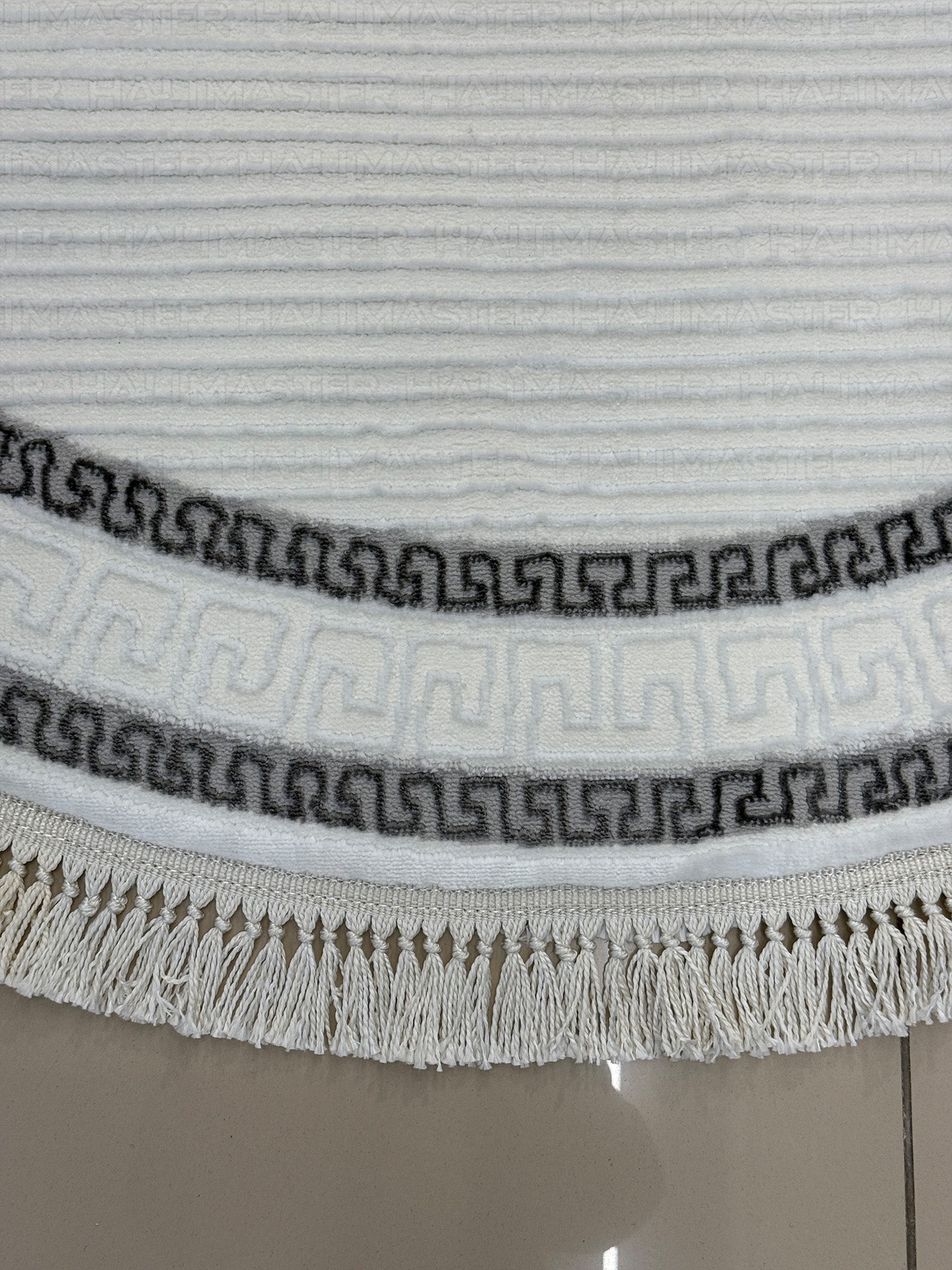 Beyaz Oval Grek Desenli Modern Halı - Püsküllü Antre ve Salon Halısı