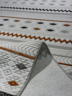 Neva Özel Ölçü Geometrik Desenli Halı - Krem Zemin Üzerine Gri ve Kiremit Renkli Modern Etnik Koridor Halısı