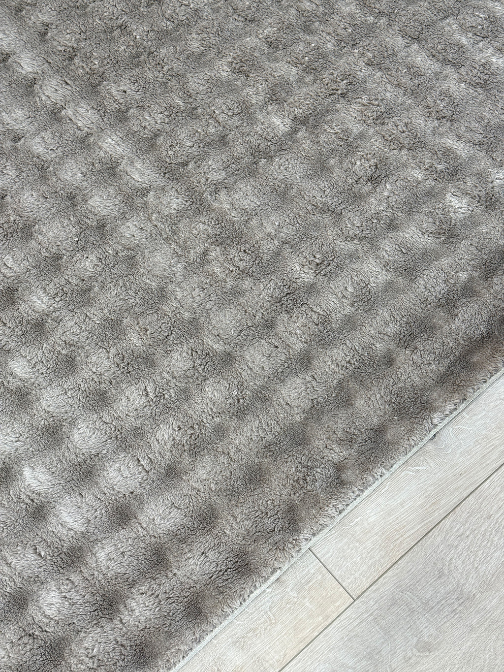 Kahve Tavşan Tüyü Peluş Halı - Özel Ölçü Kaymaz Tabanlı 3D Kabartmalı Kesme Halı