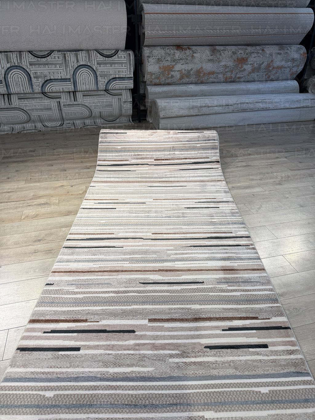 Bambu Soyut Desenli Antrasit Bej Modern Kaymaz Taban Halı ve Kesme Yolluk