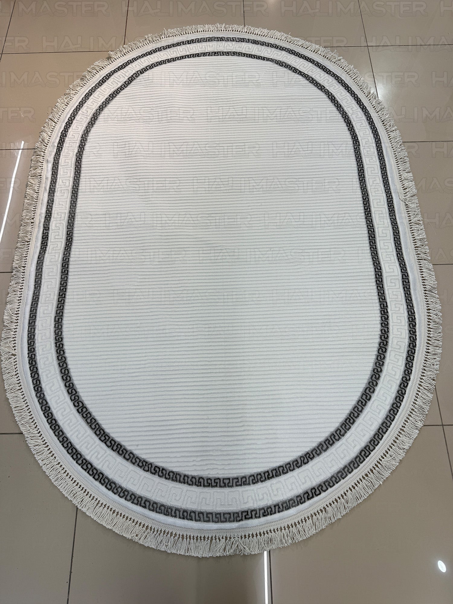 Beyaz Oval Grek Desenli Modern Halı - Püsküllü Antre ve Salon Halısı