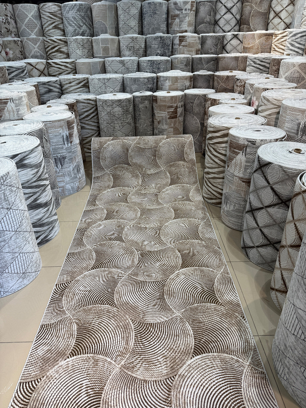 Dinarsu İskandinav Stil Dalga Desenli Kahve Bej - Kaymaz Taban Özel Ölçü Halı