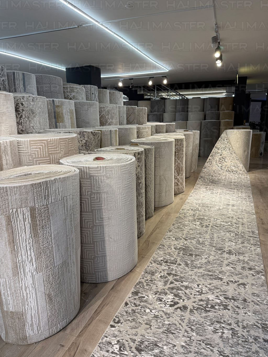 Akrilik Modern Gri Bej Soyut Desenli Salon & Koridor Halısı – Özel Ölçü , Kabartmalı Dokulu Luxury Tasarım