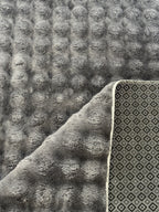 Gri Tavşan Tüyü Peluş Halı - Özel Ölçü Kaymaz Tabanlı 3D Kabartmalı Kesme Halı