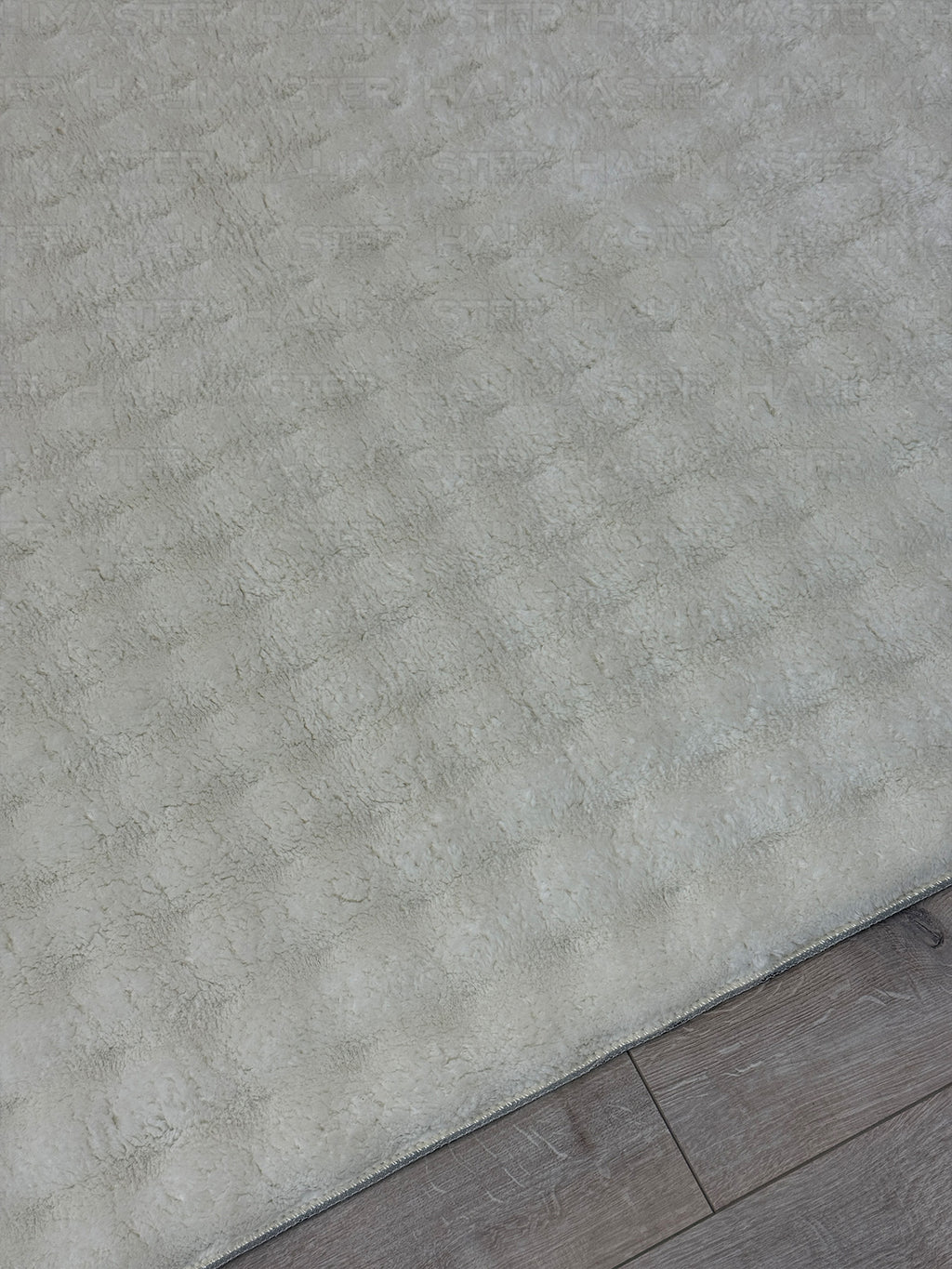 Krem Tavşan Tüyü Peluş Halı - Özel Ölçü Kaymaz Tabanlı 3D Kabartmalı Kesme Halı