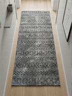 Kilim Etnik Desenli Antrasit Siyah Modern Halı & Yolluk - Özel Ölçü Seçeneği