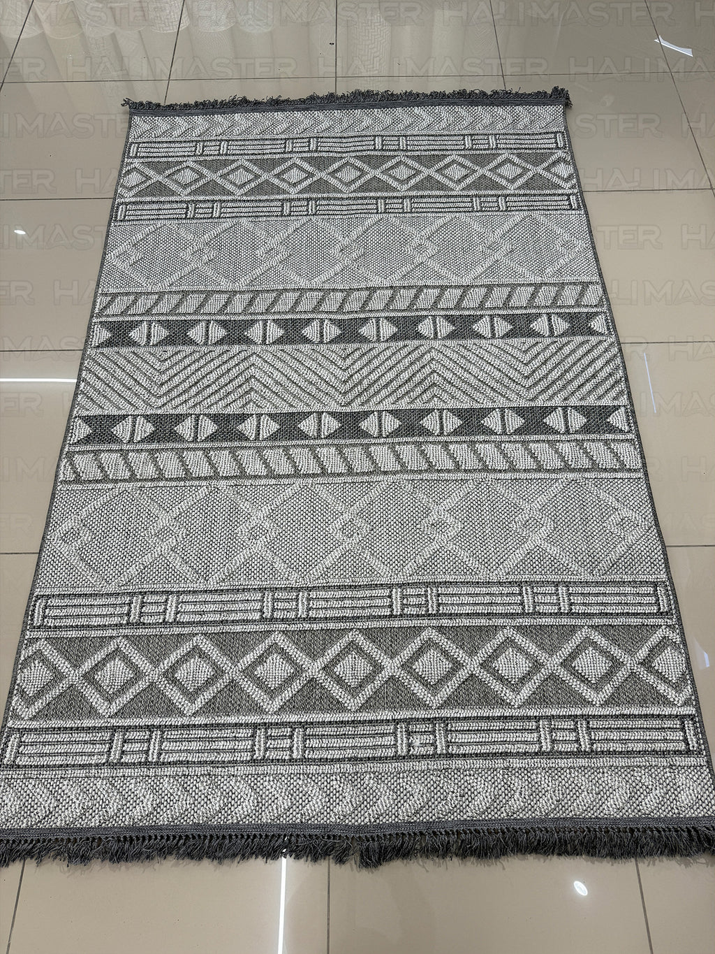 Gri Geometrik Desenli Modern  Halı 4m² - Saçaklı Antrasit Halı