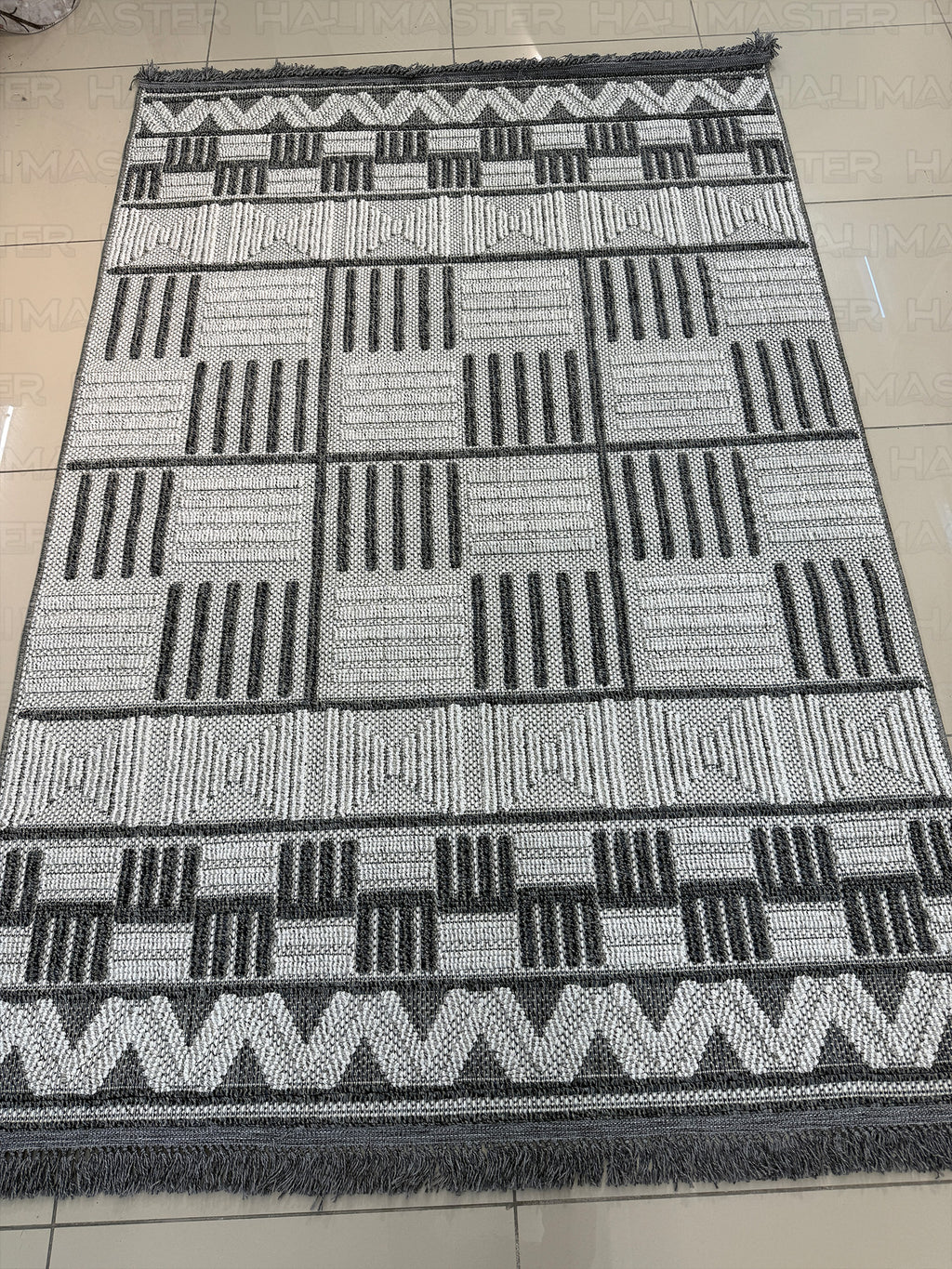 Modern Çizgili Gri Karo Desenli Saçaklı Halı - 4 Metrekare