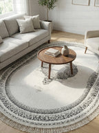 Oval Saçaklı Klasik Desenli Halı - Beyaz ve Gri Eskitme Detaylı Salon Halısı