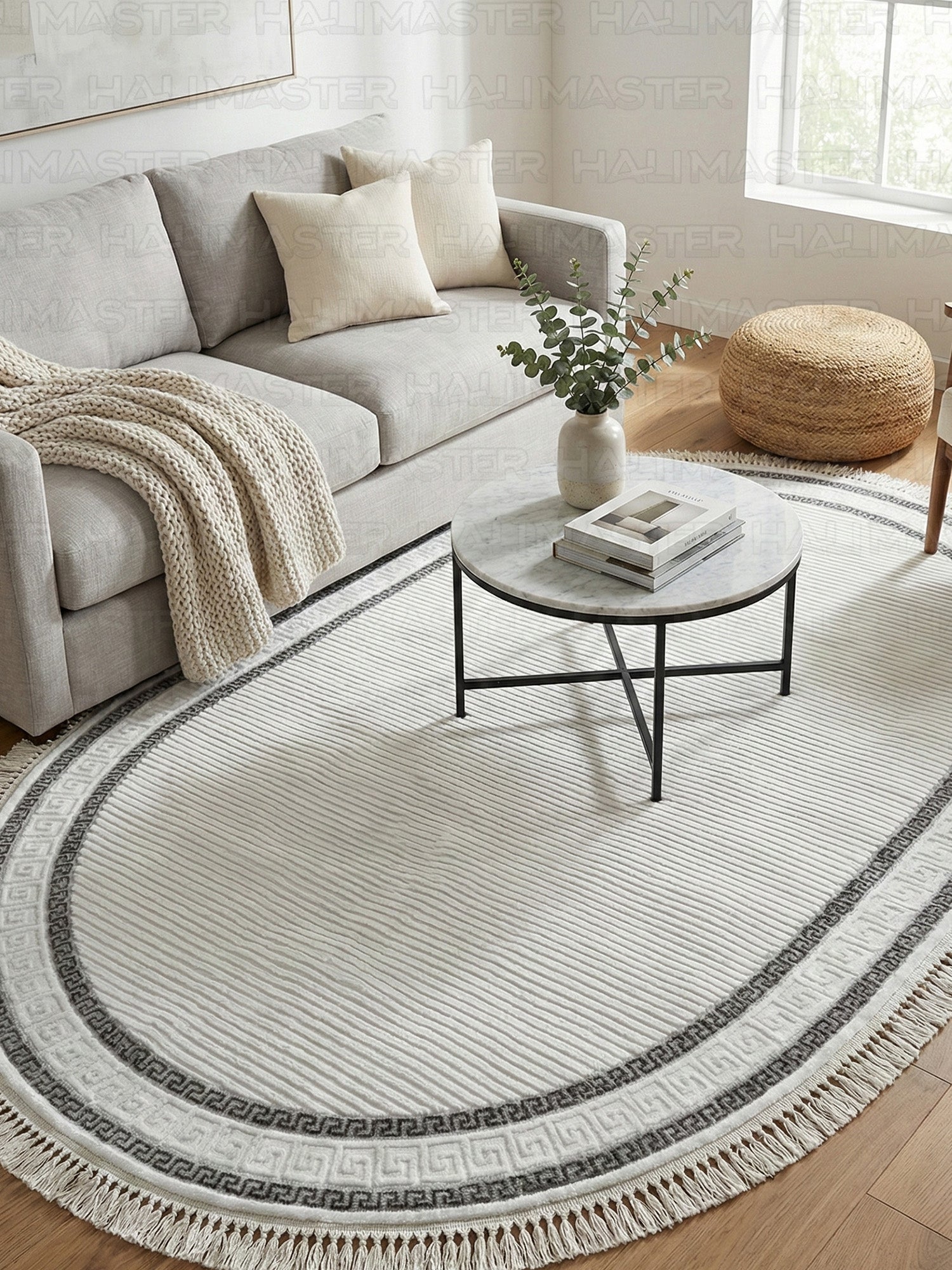 Beyaz Oval Grek Desenli Modern Halı - Püsküllü Antre ve Salon Halısı